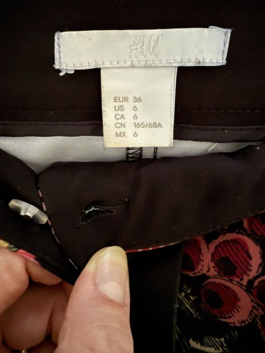 Pantaloni evazati cu imprimeu