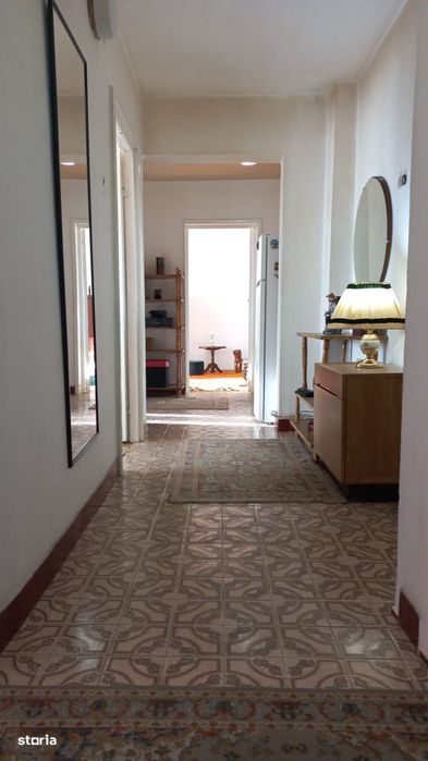 Apartament 4 camere, balcon, Ploiești