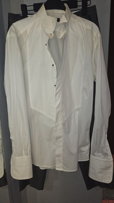 Продавам костюм за абитуренски бал за момче 174см високо 50 размеп кос