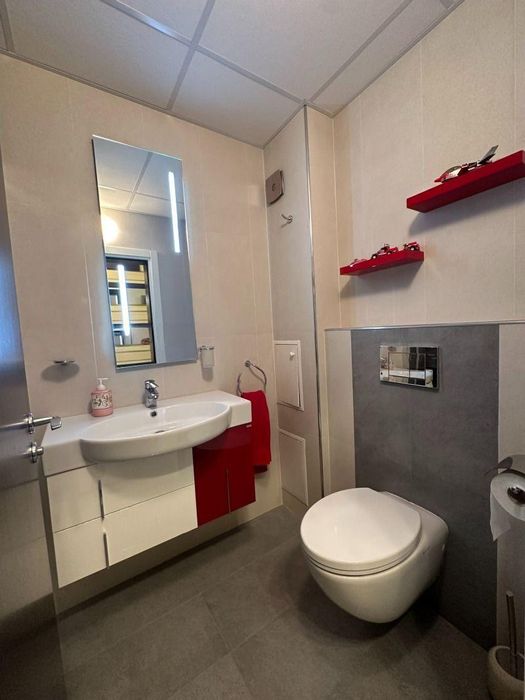 Тристаен апартамент  С ГАРАЖ в ж.к. Бояна.