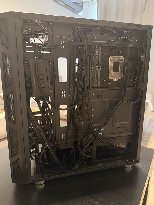 PC Gaming RTX 2060 / i5-9600K / 16GB / RGB / 80+ Gold