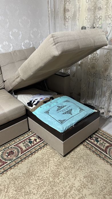 Диван универсальный,компактный.