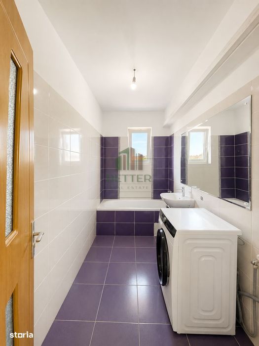 Apartament 3 camere de vânzare, Sector 4, 800 m metrou, balcon generos