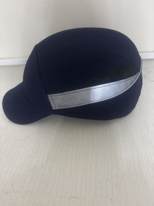Продается каска бейсболка , новая, темно синий цвет