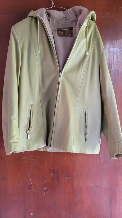 Geaca piele - dama, marimea 50, cu gluga, captuseala bej