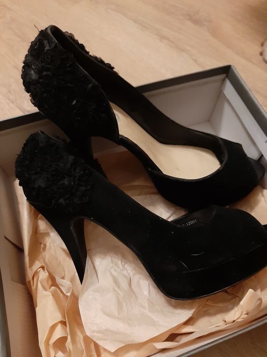 Продавам дамски обувки