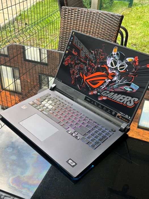 Asus ROG Strix G17 RTX3050Ti большой экран
