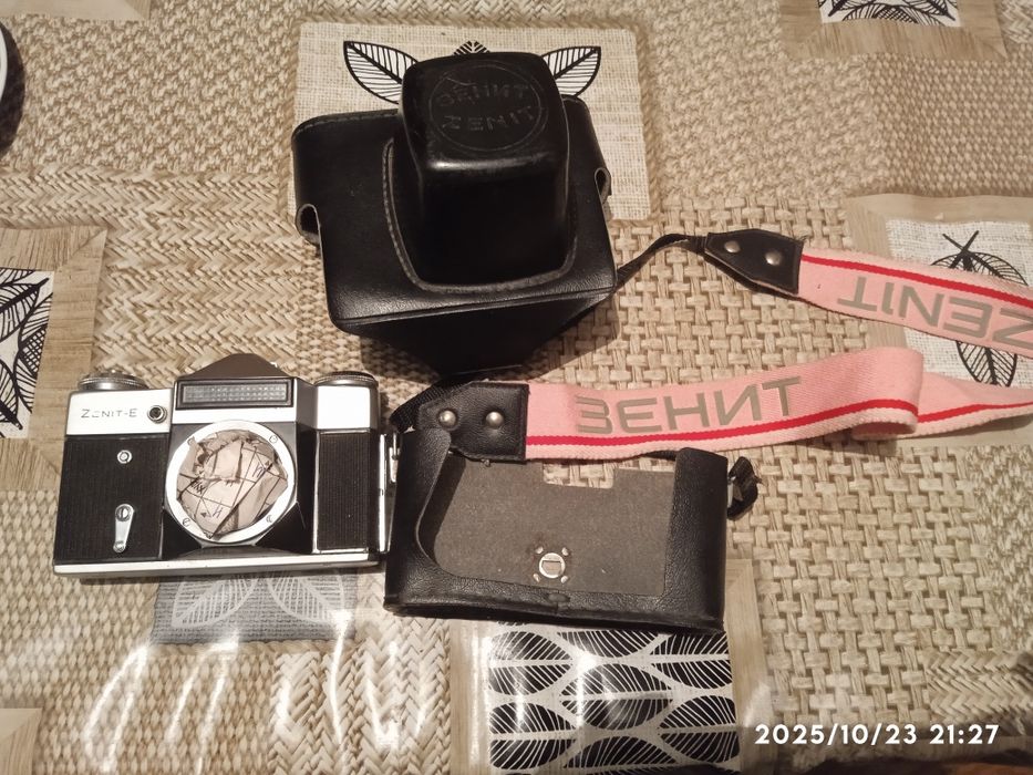 Советский фотоаппарат ЗЕНИТ-Е