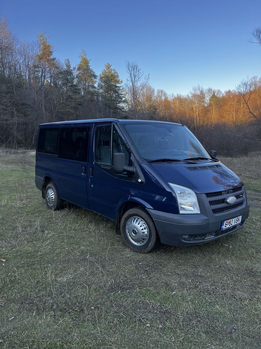 Ford Transit 9 locuri