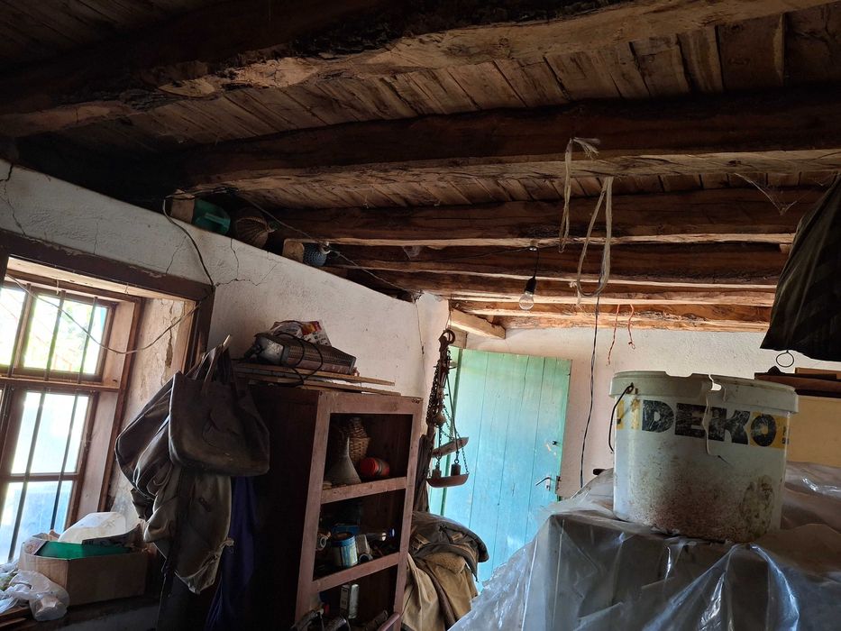 Два парцела с една къща