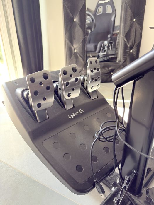 PLAYSEAT + volan schimbator pedale + PS4 (gaming set)