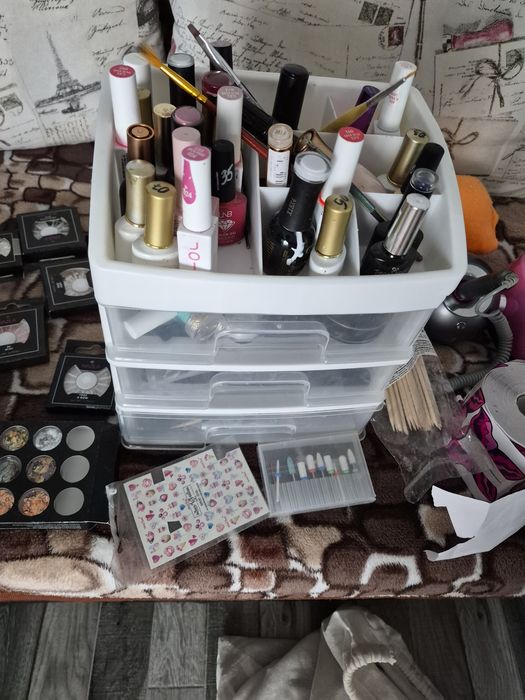 Tot ce este nevoie pentru construcție unghi  cu gel