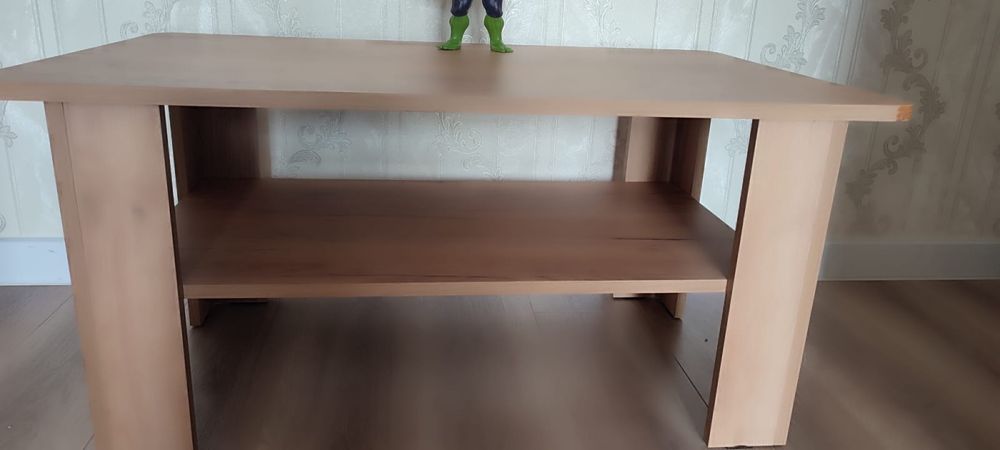 Журнальный столик