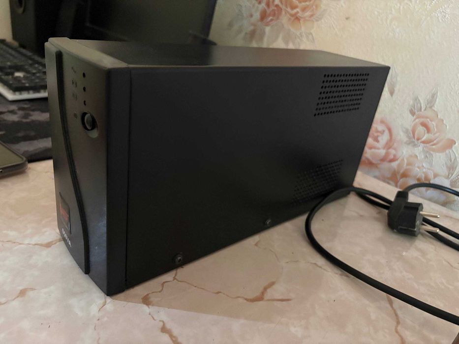 Продаётся UPS EAST 650VA
