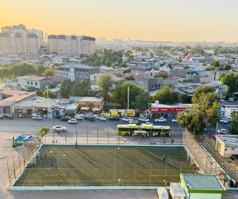 Stadion Football maydon arena