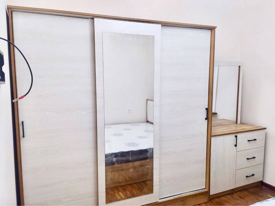 Срочно Мебель из дома! Спальная гарнитура, прихожка, диван с кресами