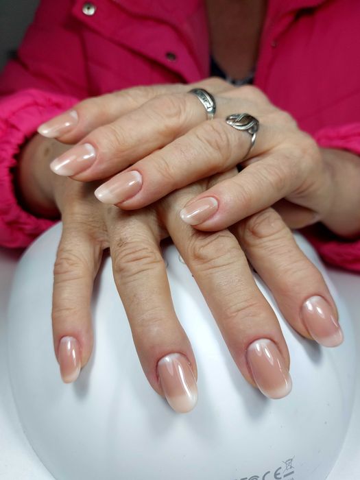 Маникюр наращивание