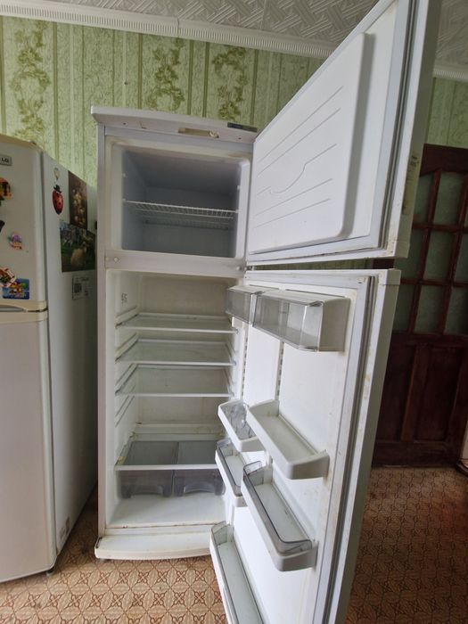 Продам холодильник