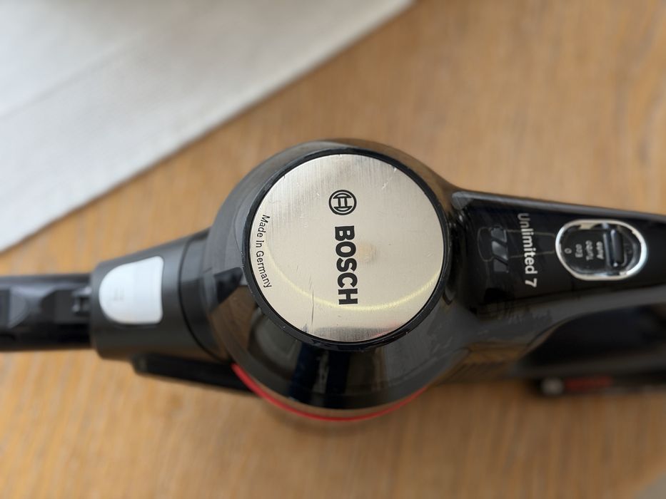 Вертикална прахосмукачка bosch unlimited 7