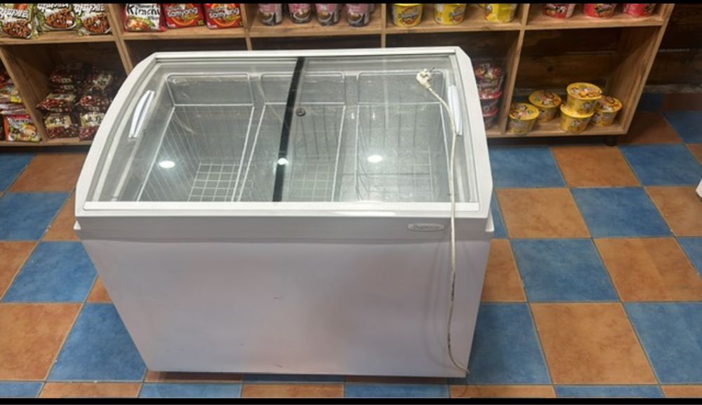 Продам витринный морозильник БУ