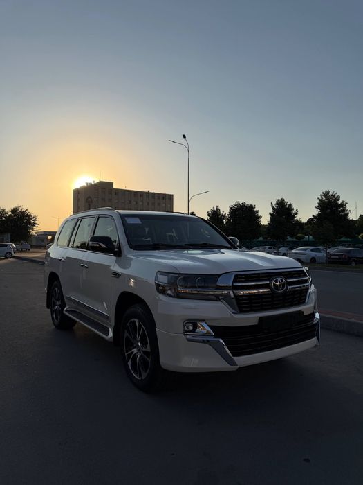Toyota Land Cruiser 200