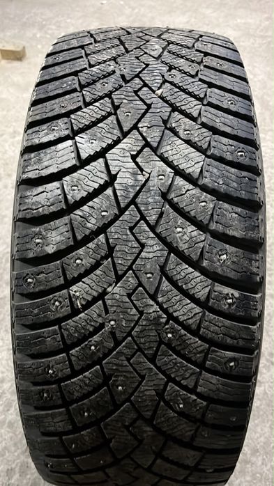 Продам зимние шины 255/45 R20