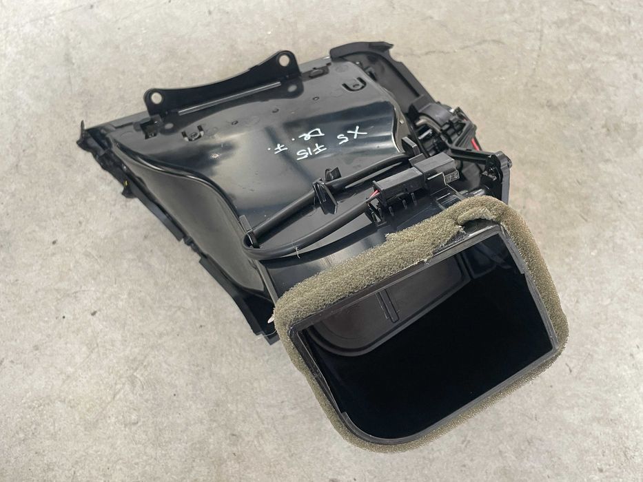 Grila laterala ventilatie bord dreapta Bmw X5 F15 - X6 F16 cod 9270517