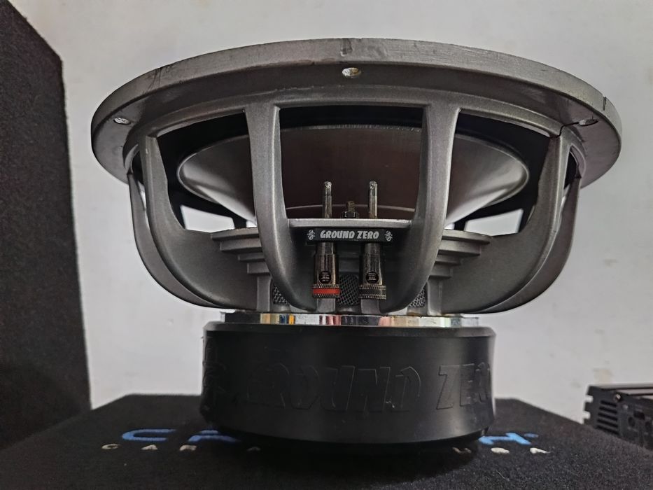 Subwoofer auto activ deaf bonce difuzor ground zero 800 w rms bass audio masina amplificat
