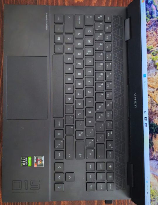 Laptop Gaming HP Omen 15 – Ryzen 7 RTX 2060 16GB Îngrijit