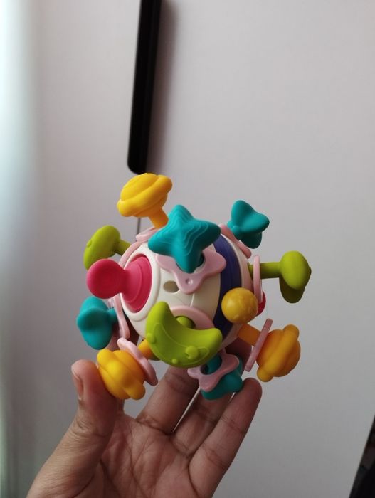 Игрушки погремушки для малышей