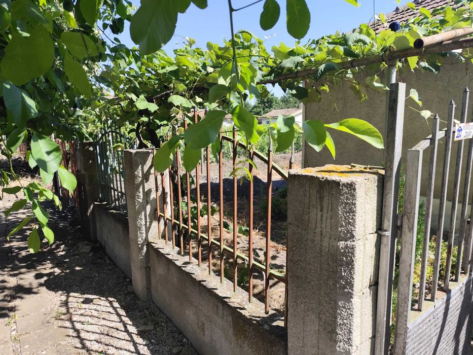 Продава се Къща в с. Методиево, Област Добрич - 75 кв.м за 374 €/кв.м - Снимка #2