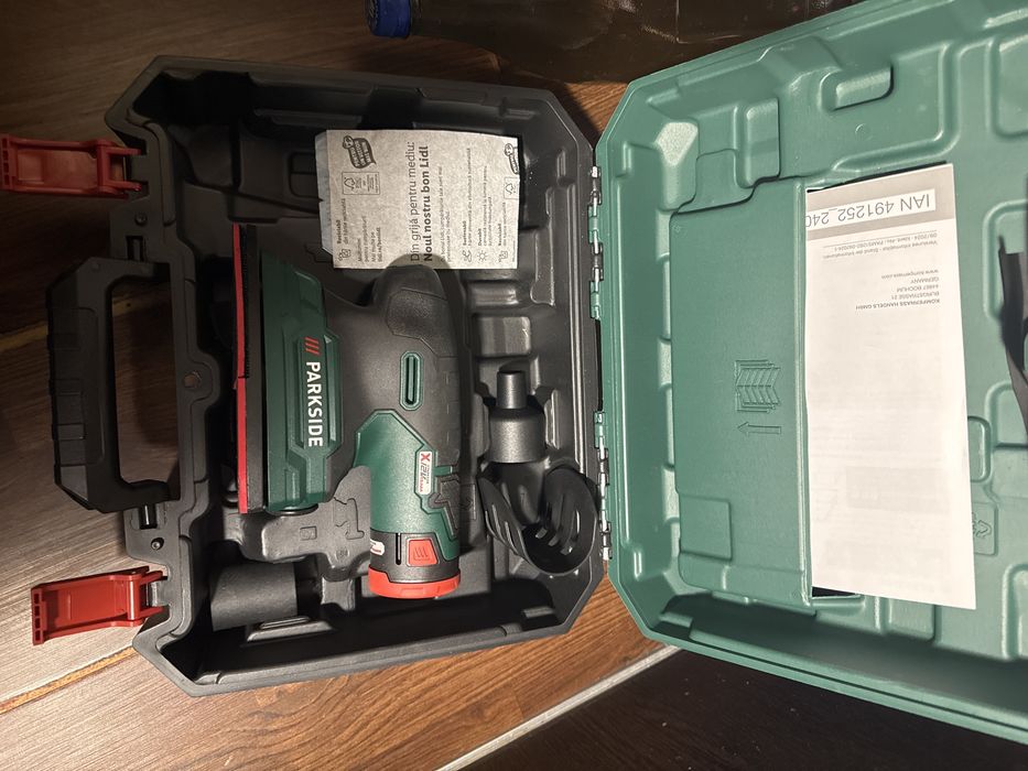 Mini flex polizor unghiular cu acumulator Parkside si slefuitor