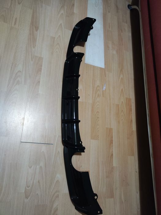 Difuzor bara spate compatibil BMW Seria 3 F30 negru lucios plug and play