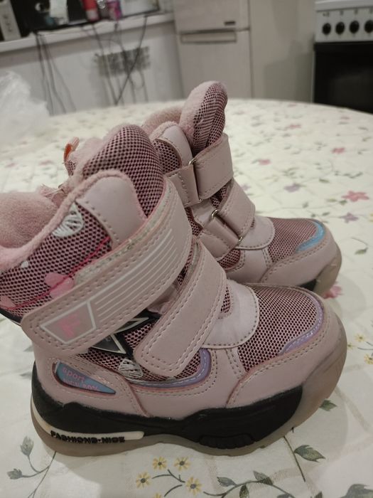 Продам зимние сапожки