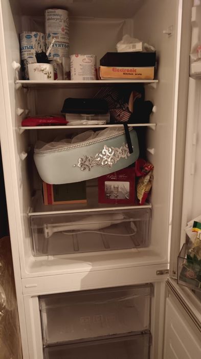 Холодильник рабочий продает