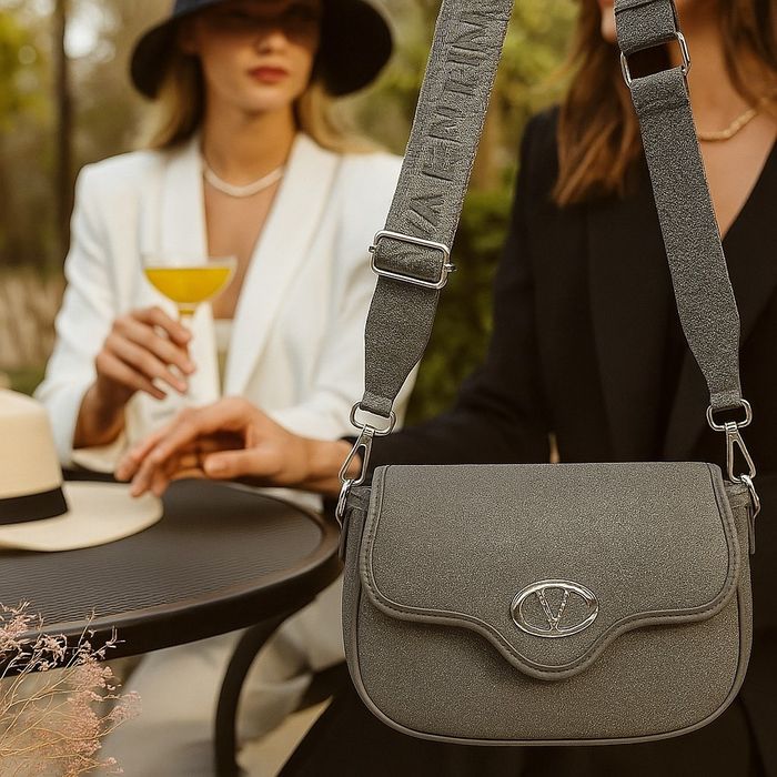 Ежедневна дамска чанта с регулируема дръжка