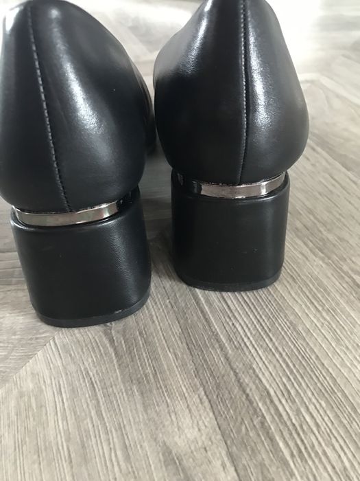 Дамски нови обувки