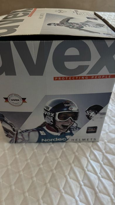 Детска ски каска Uvex, XS (53-54см) с два чифта очила