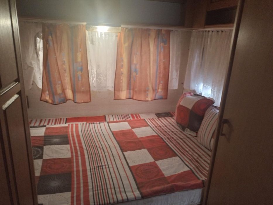 Каравана обзаведена