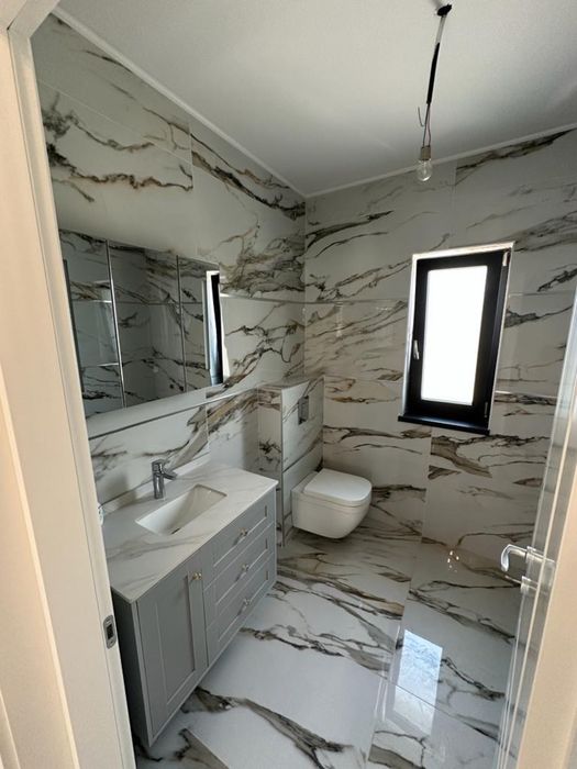 Casa cu etaj in cartier rezidential zona metro-magnolia