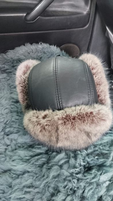 Продам шапки мужские