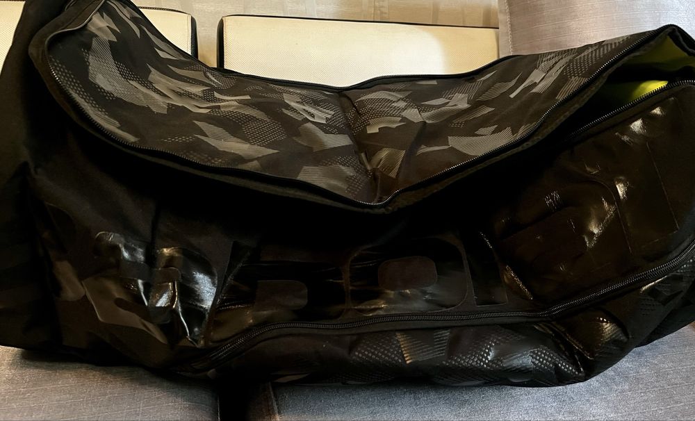 Продается Новая Сумка Babolat Duffle Bag