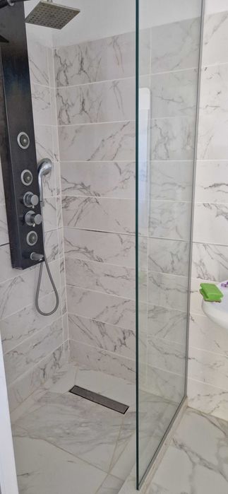 Vând casa la țară