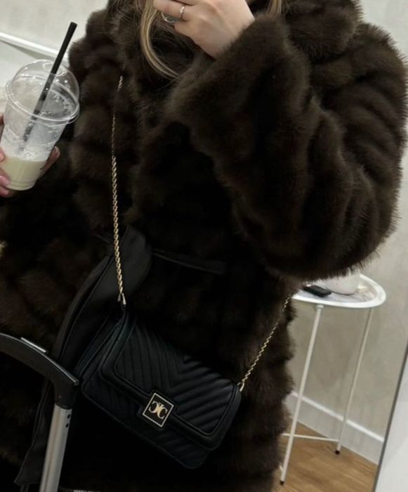 стильная эко-шубка под соболь