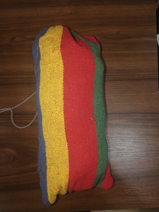 Vând hamac textil multicolor
