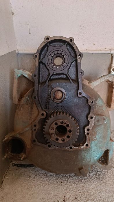 Промежуточный редуктор (редуктор отбора мощности) HOWO