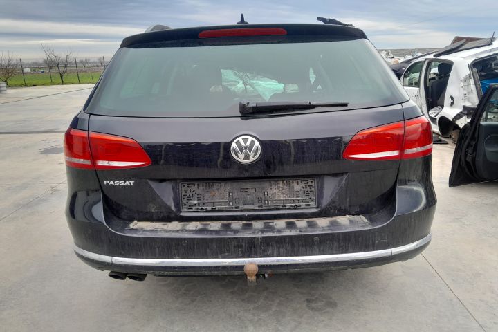 Dezmembrez Volkswagen VW Passat B7