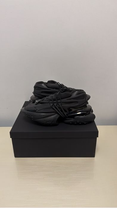Balmain Unicorn Triple Black