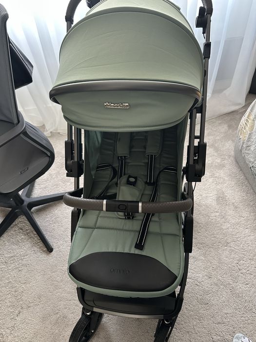 Бебешка количка Chipolino Omnia цвят матча
