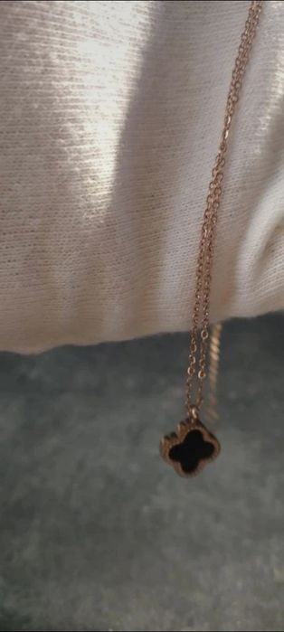 Set bijuterii aur roze